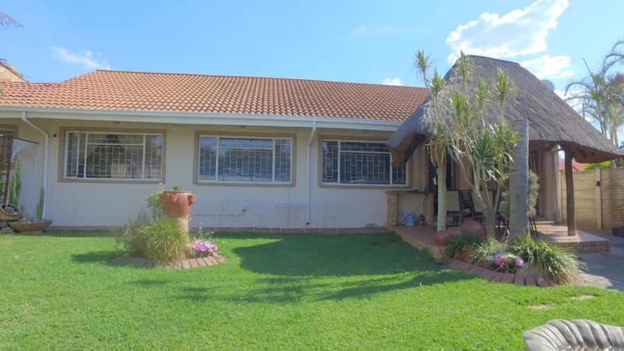 3 Bedroom Property for Sale in Rustenburg Central North West